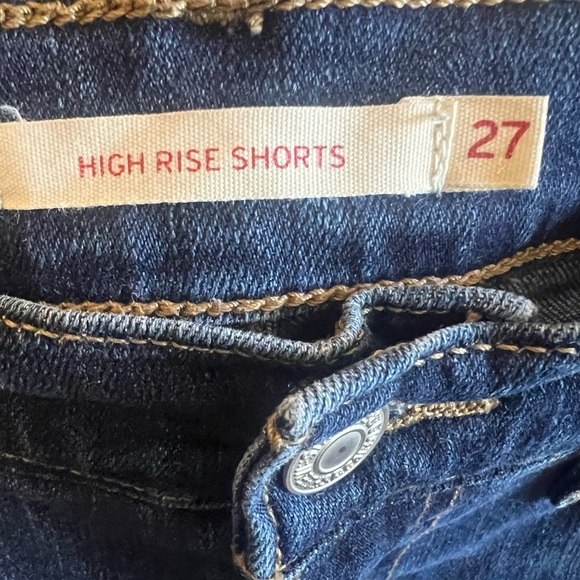 Levi’s High Rise Denim Shorts size 27 with distressed hem - Picture 7 of 8